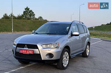 Внедорожник / Кроссовер Mitsubishi Outlander 2010 в 