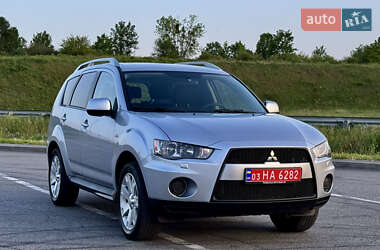 Внедорожник / Кроссовер Mitsubishi Outlander 2010 в 
