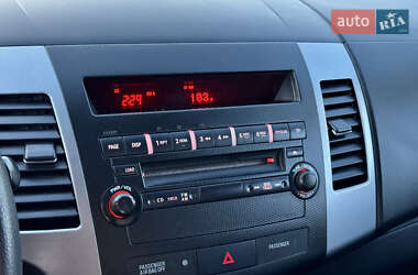 Внедорожник / Кроссовер Mitsubishi Outlander 2010 в 