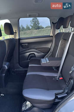Внедорожник / Кроссовер Mitsubishi Outlander 2010 в 