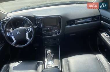 Внедорожник / Кроссовер Mitsubishi Outlander 2018 в 