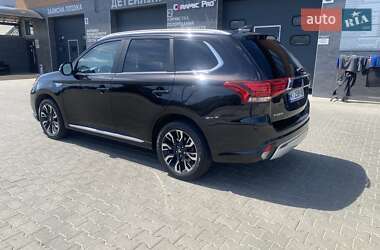 Внедорожник / Кроссовер Mitsubishi Outlander 2018 в 