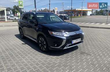 Внедорожник / Кроссовер Mitsubishi Outlander 2018 в 