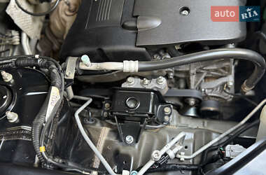 Внедорожник / Кроссовер Mitsubishi Outlander 2012 в 
