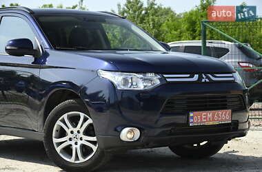Внедорожник / Кроссовер Mitsubishi Outlander 2013 в 
