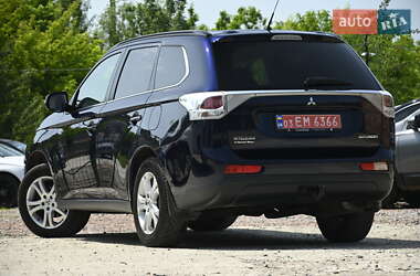Внедорожник / Кроссовер Mitsubishi Outlander 2013 в 