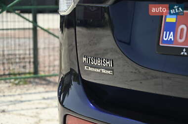 Внедорожник / Кроссовер Mitsubishi Outlander 2013 в 
