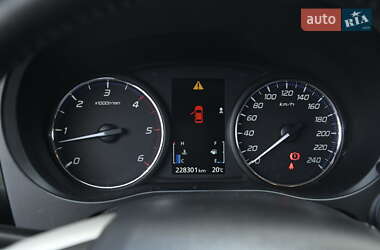 Внедорожник / Кроссовер Mitsubishi Outlander 2013 в 