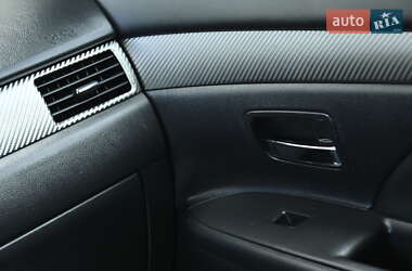 Внедорожник / Кроссовер Mitsubishi Outlander 2013 в 