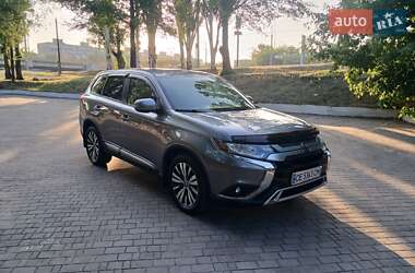 Позашляховик / Кросовер Mitsubishi Outlander 2019 в Дніпрі