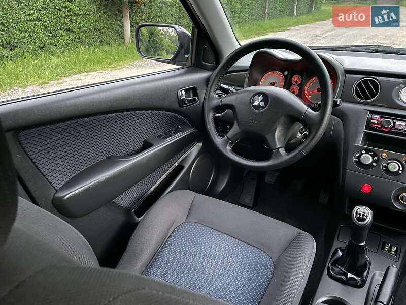 Позашляховик / Кросовер Mitsubishi Outlander 2009 в Вінниці
