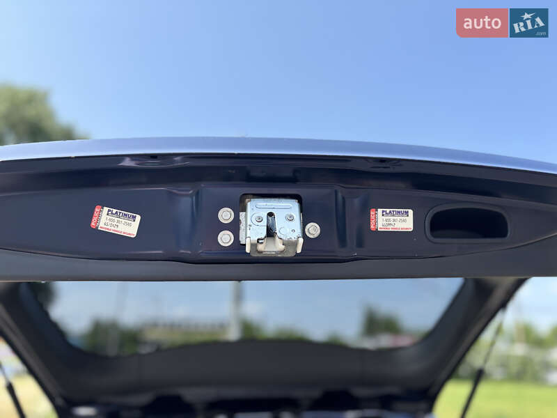 Внедорожник / Кроссовер Mitsubishi Outlander 2016 в Киеве