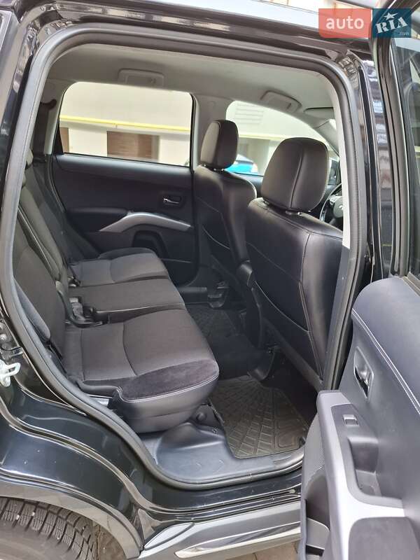 Внедорожник / Кроссовер Mitsubishi Outlander 2011 в Ивано-Франковске