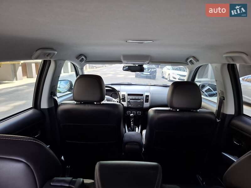 Внедорожник / Кроссовер Mitsubishi Outlander 2011 в Ивано-Франковске