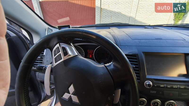 Позашляховик / Кросовер Mitsubishi Outlander 2009 в Броварах