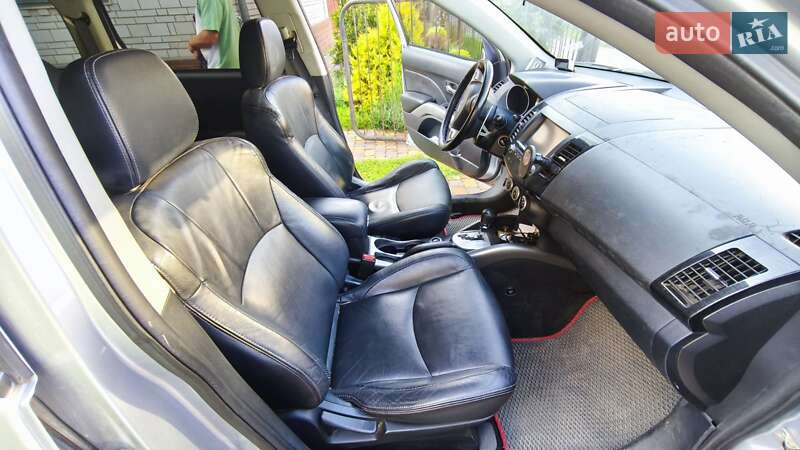 Позашляховик / Кросовер Mitsubishi Outlander 2009 в Броварах