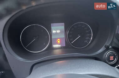 Внедорожник / Кроссовер Mitsubishi Outlander 2014 в 