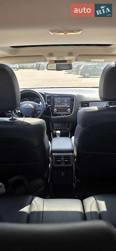 Позашляховик / Кросовер Mitsubishi Outlander 2020 в Полтаві