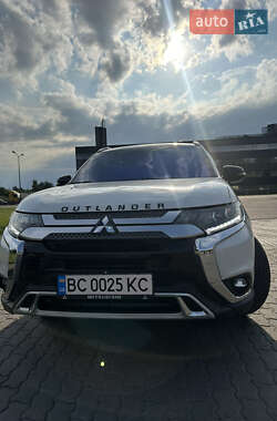 Внедорожник / Кроссовер Mitsubishi Outlander 2020 в Львове
