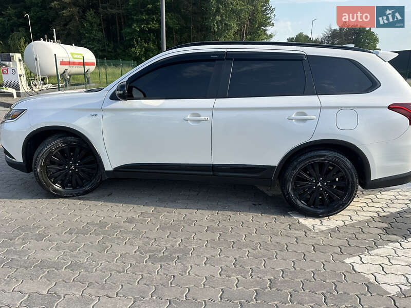 Внедорожник / Кроссовер Mitsubishi Outlander 2020 в Белой Церкви