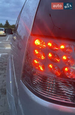 Внедорожник / Кроссовер Mitsubishi Outlander 2010 в 
