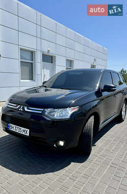 Внедорожник / Кроссовер Mitsubishi Outlander 2013 в Одессе