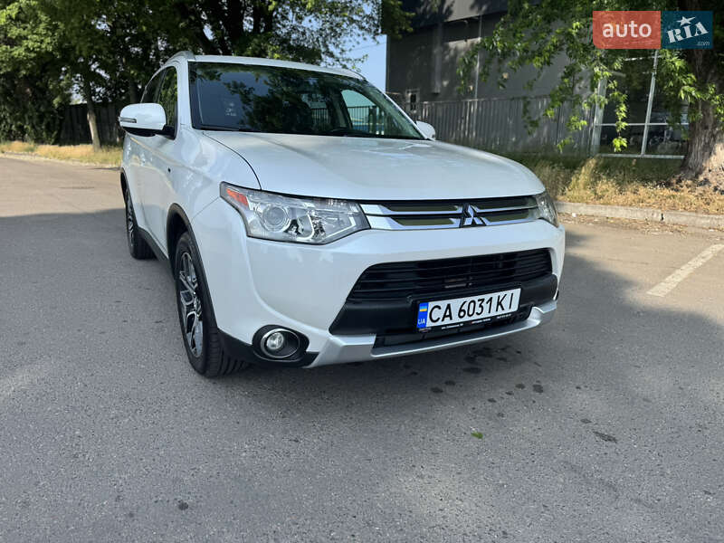 Mitsubishi Outlander 2014