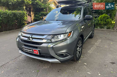 Внедорожник / Кроссовер Mitsubishi Outlander 2018 в Киеве