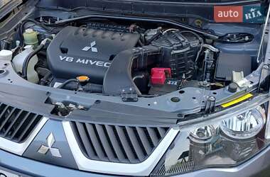 Внедорожник / Кроссовер Mitsubishi Outlander 2008 в 
