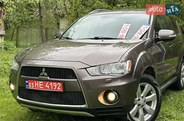 Внедорожник / Кроссовер Mitsubishi Outlander 2011 в 