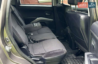 Внедорожник / Кроссовер Mitsubishi Outlander 2011 в 