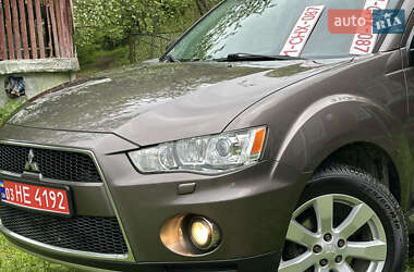 Внедорожник / Кроссовер Mitsubishi Outlander 2011 в 