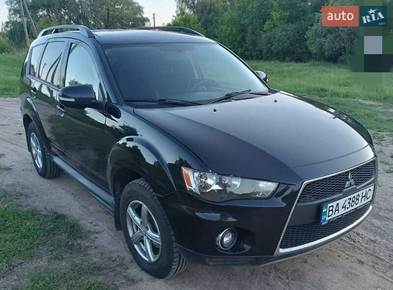 Mitsubishi Outlander 2011