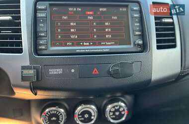 Внедорожник / Кроссовер Mitsubishi Outlander 2011 в 