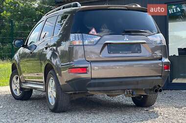 Внедорожник / Кроссовер Mitsubishi Outlander 2011 в 