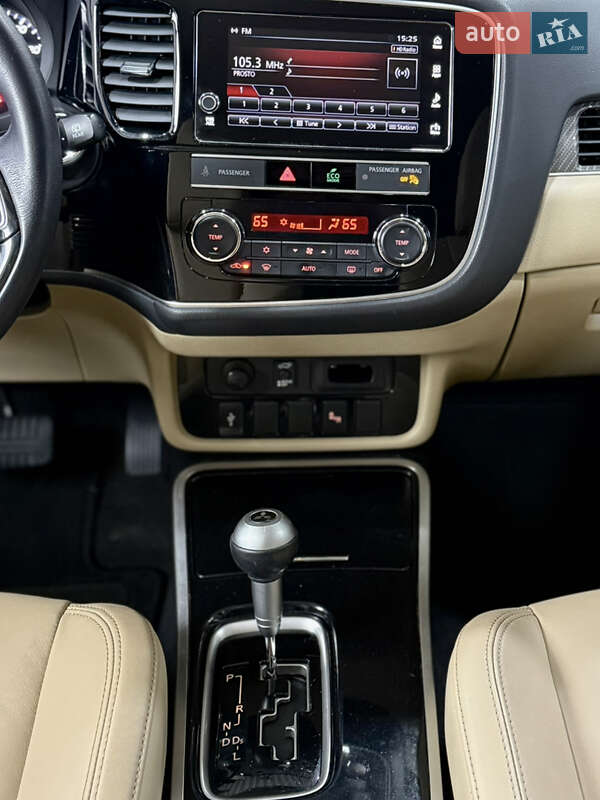 Внедорожник / Кроссовер Mitsubishi Outlander 2019 в Одессе