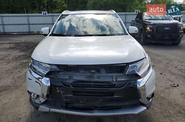 Внедорожник / Кроссовер Mitsubishi Outlander 2018 в 