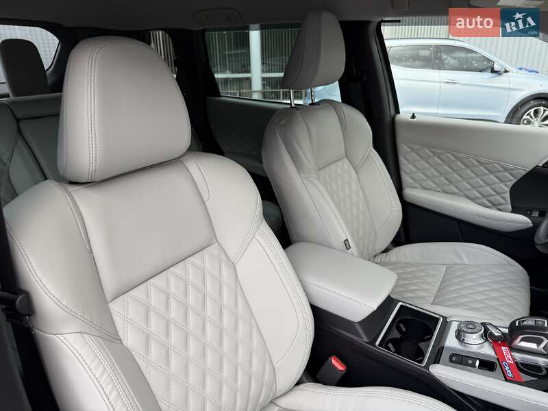 Внедорожник / Кроссовер Mitsubishi Outlander 2022 в Киеве