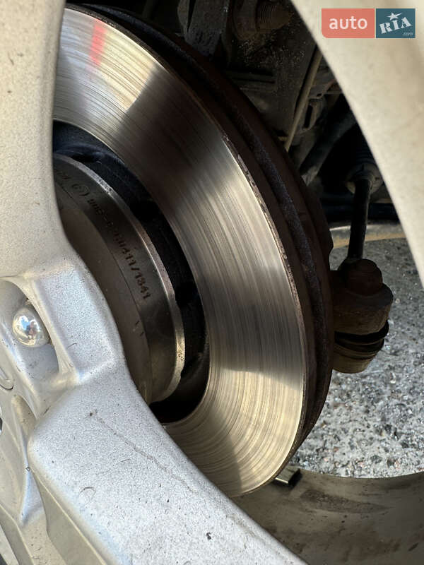 Позашляховик / Кросовер Mitsubishi Outlander 2007 в Києві