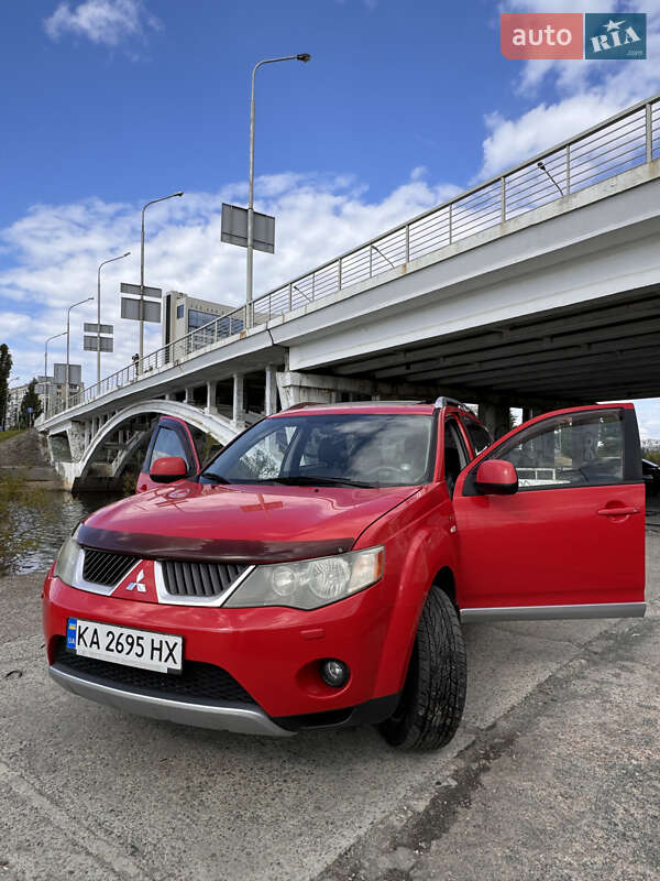 Позашляховик / Кросовер Mitsubishi Outlander 2007 в Києві