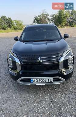 Внедорожник / Кроссовер Mitsubishi Outlander 2022 в Ужгороде