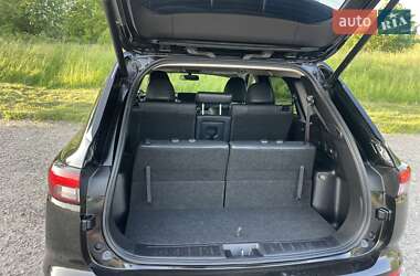 Внедорожник / Кроссовер Mitsubishi Outlander 2022 в Ужгороде