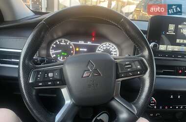 Внедорожник / Кроссовер Mitsubishi Outlander 2022 в Ужгороде