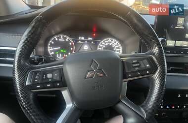 Внедорожник / Кроссовер Mitsubishi Outlander 2022 в Ужгороде