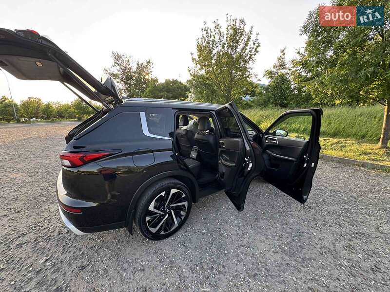 Внедорожник / Кроссовер Mitsubishi Outlander 2022 в Ужгороде
