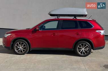 Внедорожник / Кроссовер Mitsubishi Outlander 2014 в 