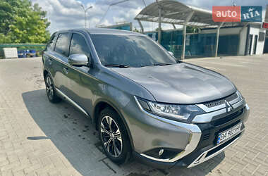 Внедорожник / Кроссовер Mitsubishi Outlander 2021 в 