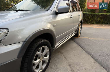 Внедорожник / Кроссовер Mitsubishi Outlander 2006 в 