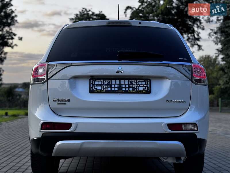 Внедорожник / Кроссовер Mitsubishi Outlander 2015 в Дрогобыче