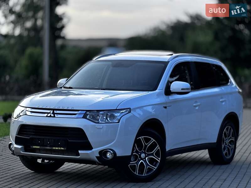 Внедорожник / Кроссовер Mitsubishi Outlander 2015 в Дрогобыче